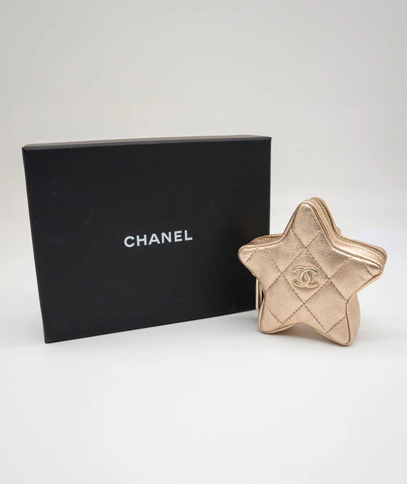 Chanel Metallic Gold Lambskin Walk Of Fame Star Clip On Coin Purse