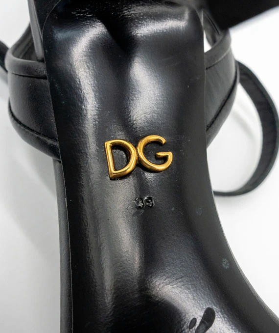 Dolce & Gabbana Size 38 Calfskin Sandals With D&G Amore Logo