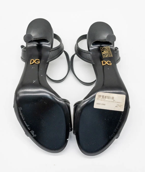 Dolce & Gabbana Size 38 Calfskin Sandals With D&G Amore Logo