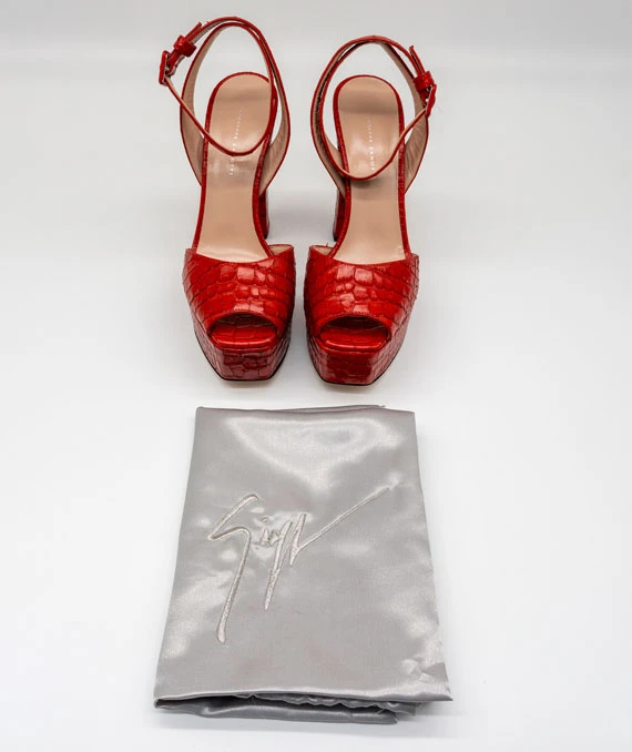 Giuseppe Zanotti Size 39 Crock Embossed Chunky Platform Sandals in Red